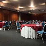 في.آي.بي إكزيكتيف أرتس