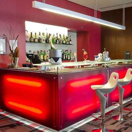 في.آي.بي إكزيكتيف أرتس