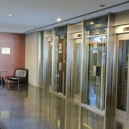 في.آي.بي إكزيكتيف أرتس 4*