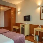 Vip 이그제큐티브 아트 4*