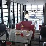 호텔 Vip 이그제큐티브 아트 4*