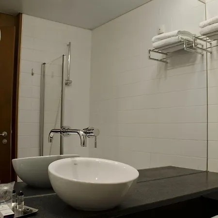 Vip Executive Arts Hotel 4*