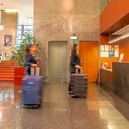 Vip Executive Arts Hotel 4*