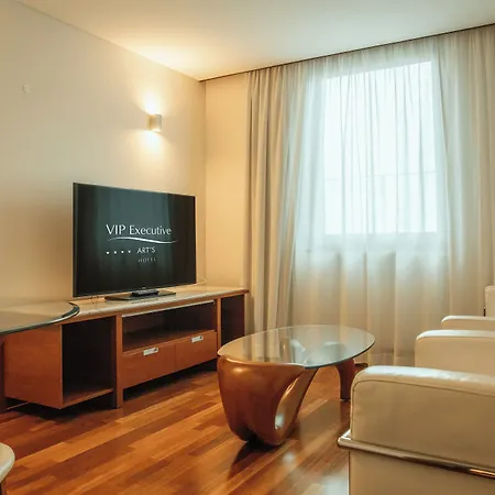 Vip Executive Arts Hotel 4*