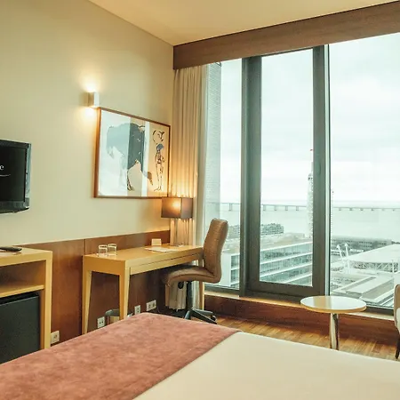 Hotel Vip Executive Arts 4*